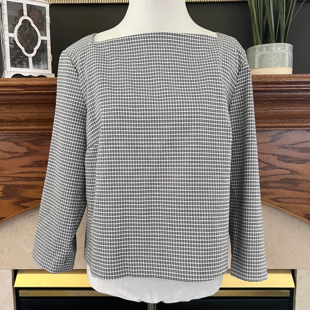 Rachel Zoe Black and White Checkered Contemporary Fit Top Size‎ Medium NWOT
